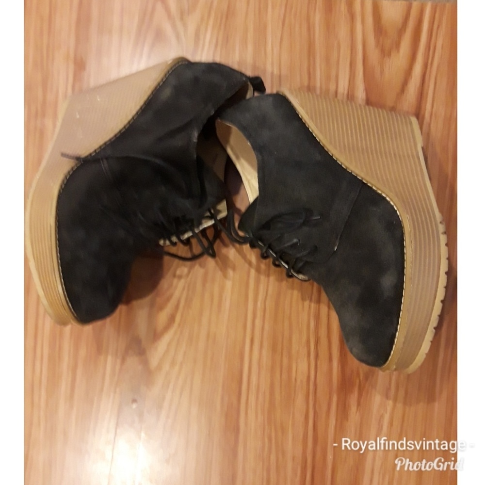Wedge shoes